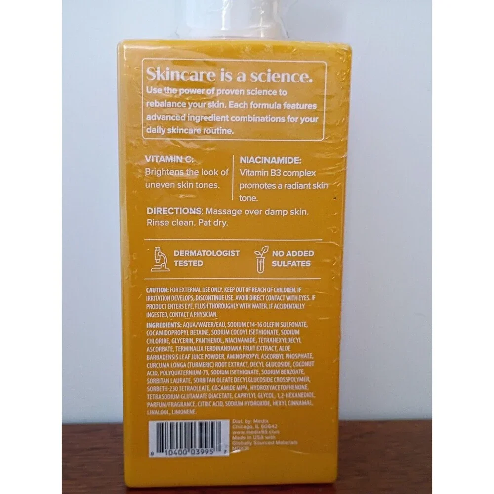 MEDIX 5.5  VITAMIN C + NIACINAMIDE Brightening Radiant Glow BODY WASH 444ml